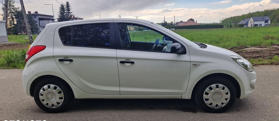 Hyundai i20 cena 12800 przebieg: 274000, rok produkcji 2009 z Murowana Goślina małe 154